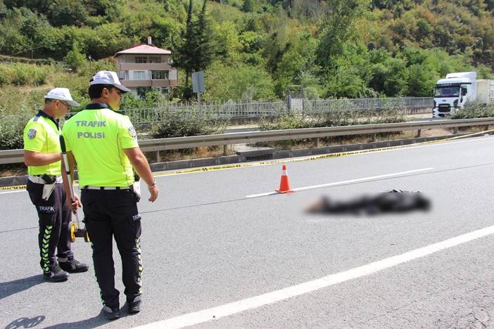 Trabzon'da Feci kaza! Yoldan karşıya geçmek isterken canından oldu 5